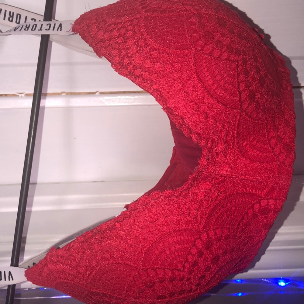 victoria’s secret red wireless bra